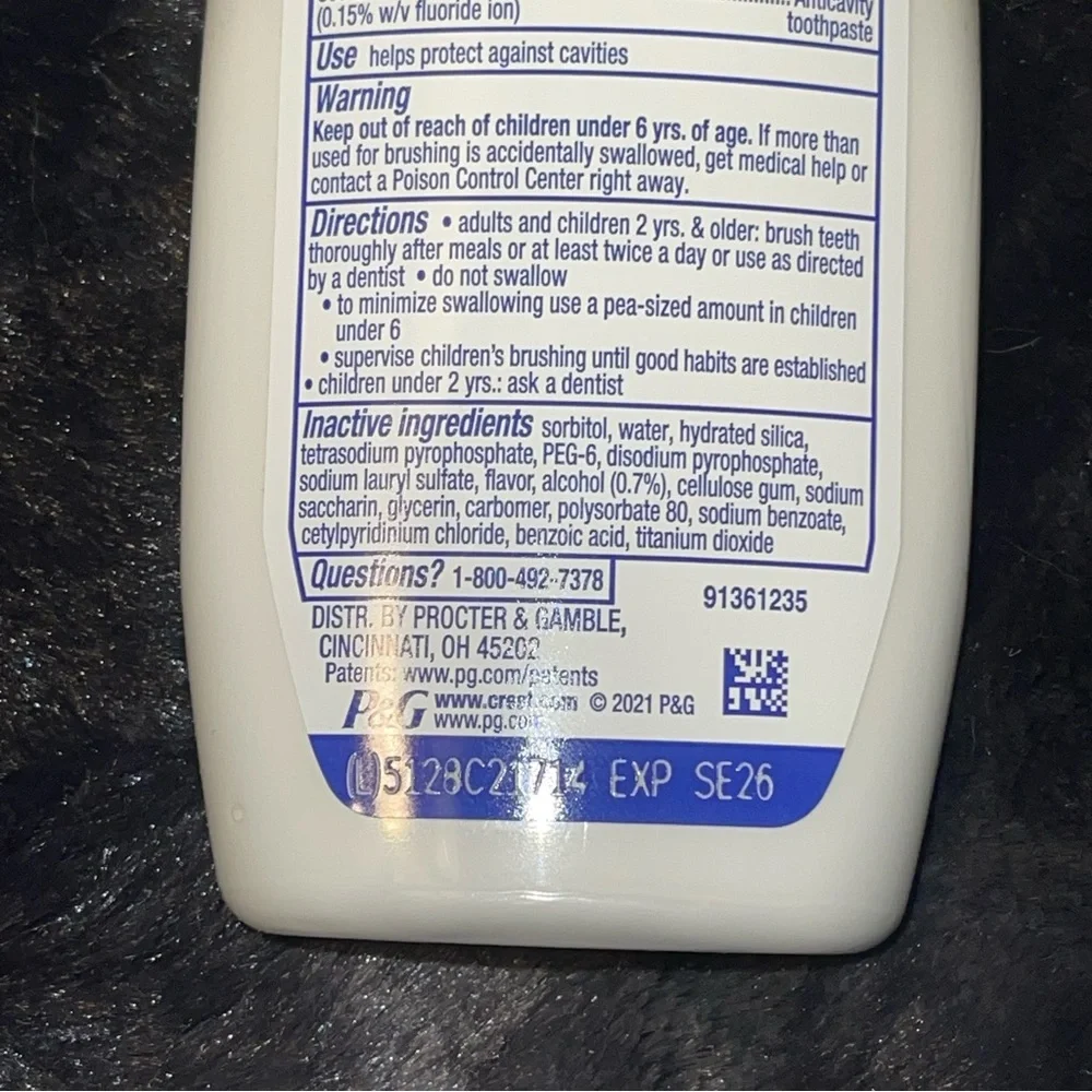 Crest toothpaste - Picture 5 of 7